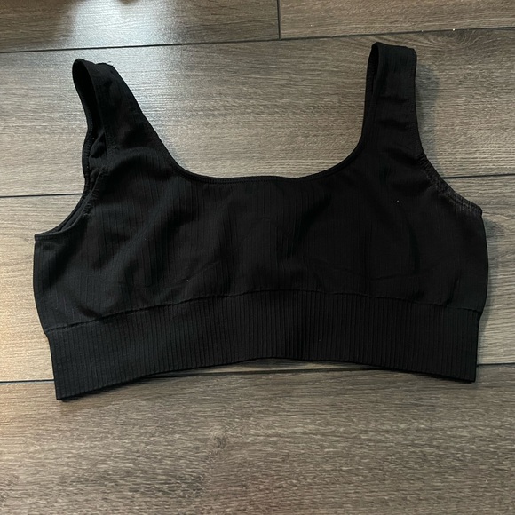 BLACK RIBBED SPORTS BRA AND LEGGING SET - Picture 2 of 3